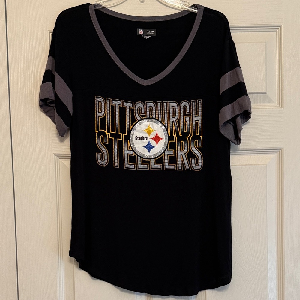 New Era Pittsburgh Steelers Black V-Neck Tee Size L